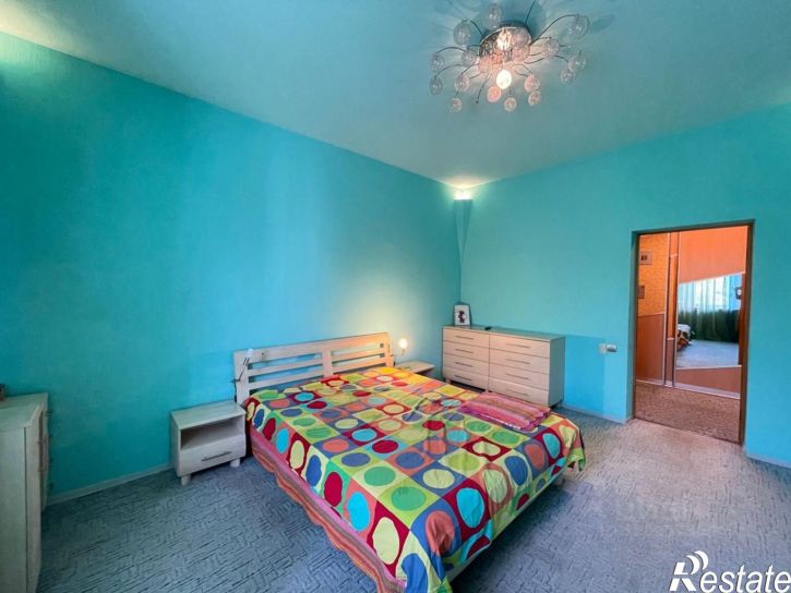 3-комн квартира улица Генерала Журбы, 4,  д. 4