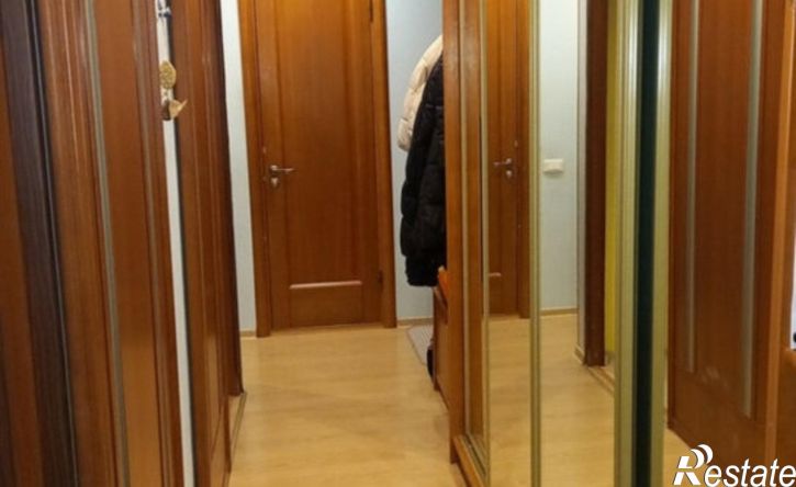 5-комн квартира улица Крупской, 64,  д. 64