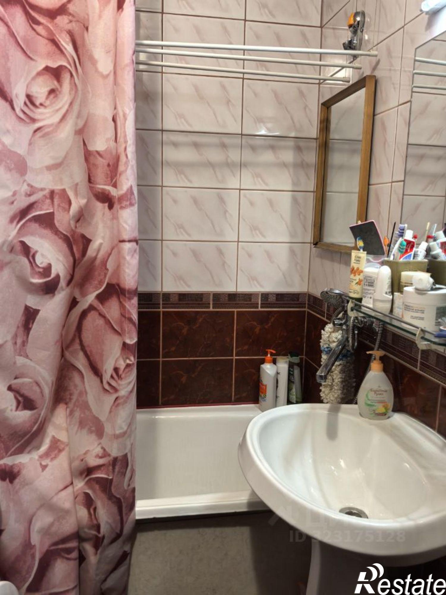 Купить квартиру за 7 100 000 рублей на Кольский пр-кт, 144