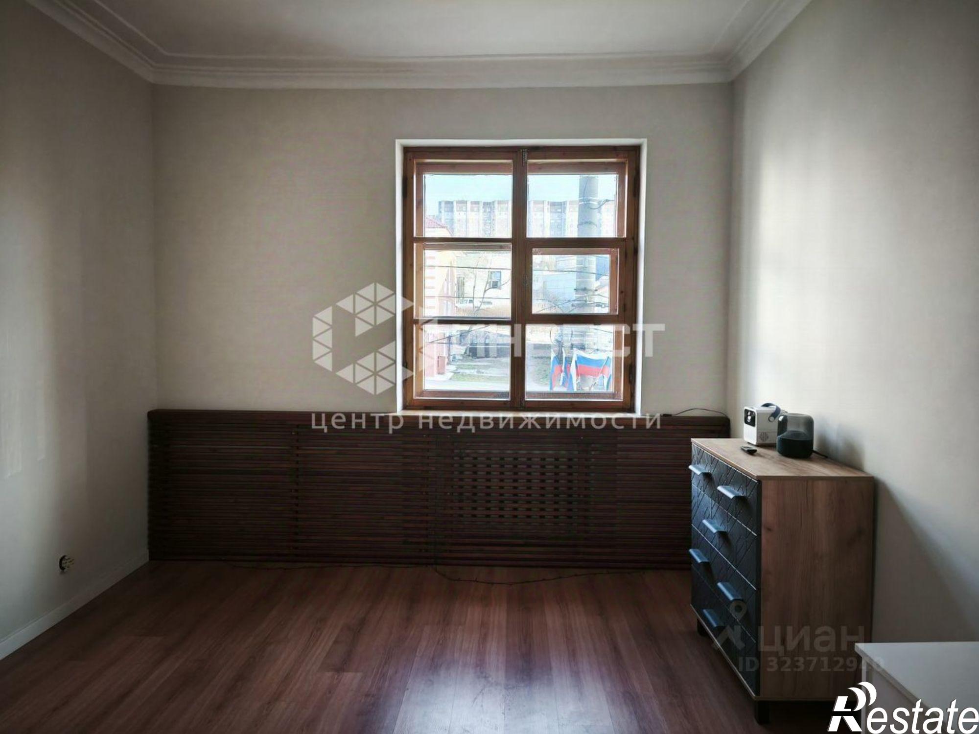 Купить комнату за 2 400 000 рублей на улица Челюскинцев, 32