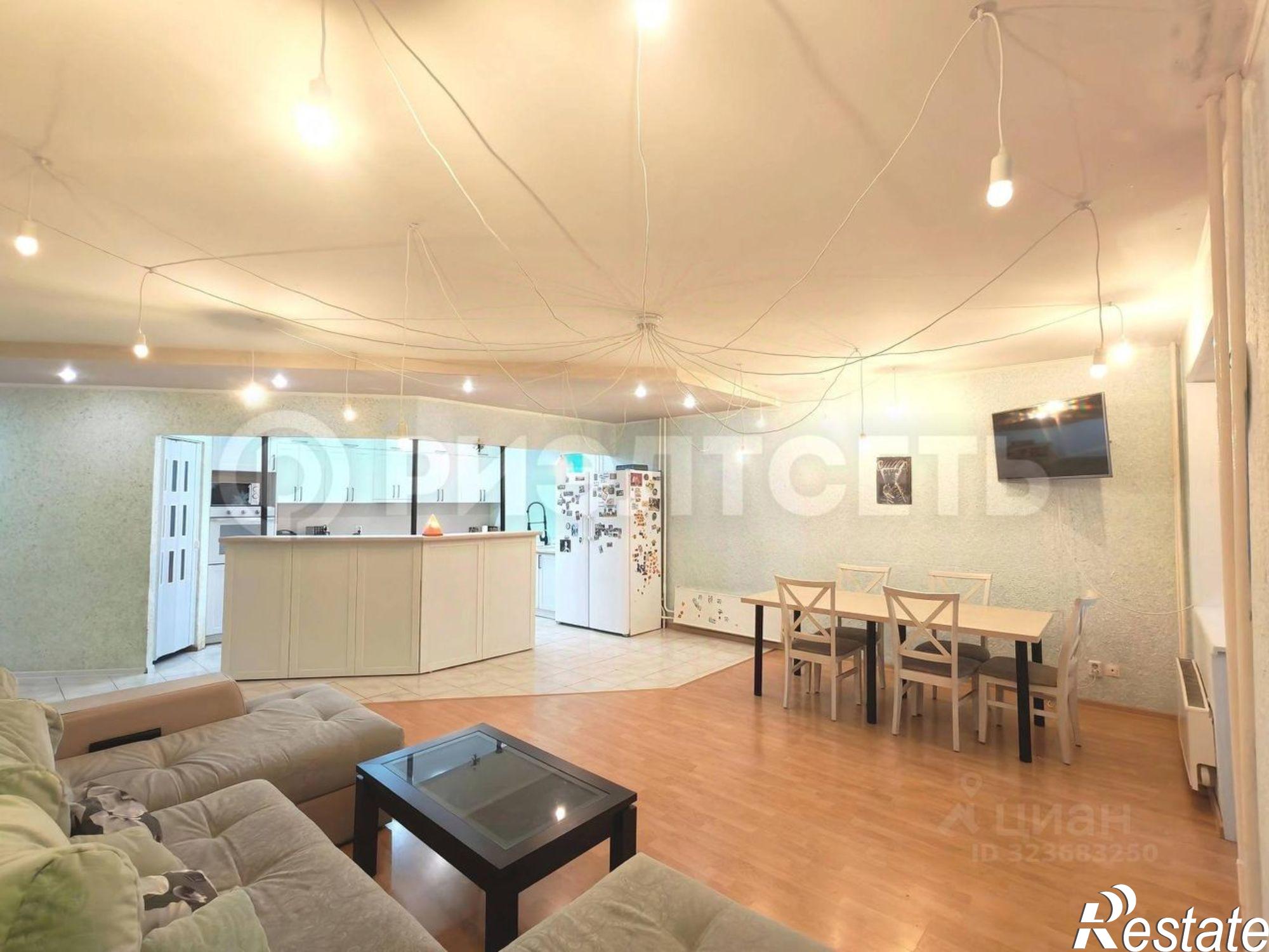 Купить квартиру за 25 500 000 рублей на Кольский проспект, 154