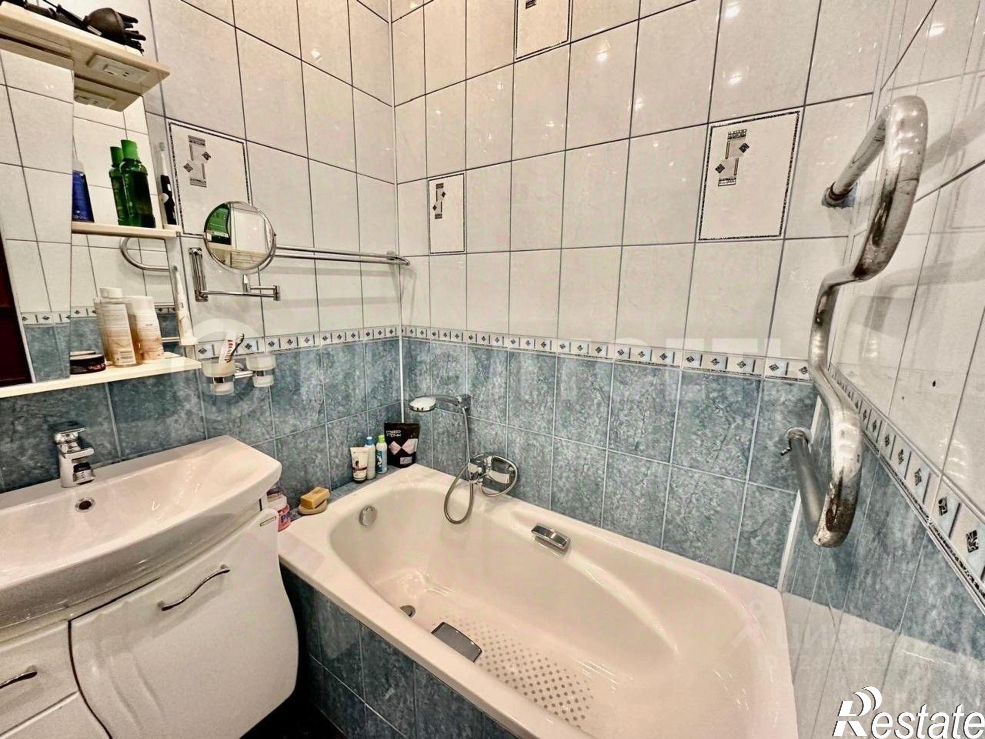 Купить квартиру за 8 000 000 рублей на улица Адмирала Флота Лобова, 49/17