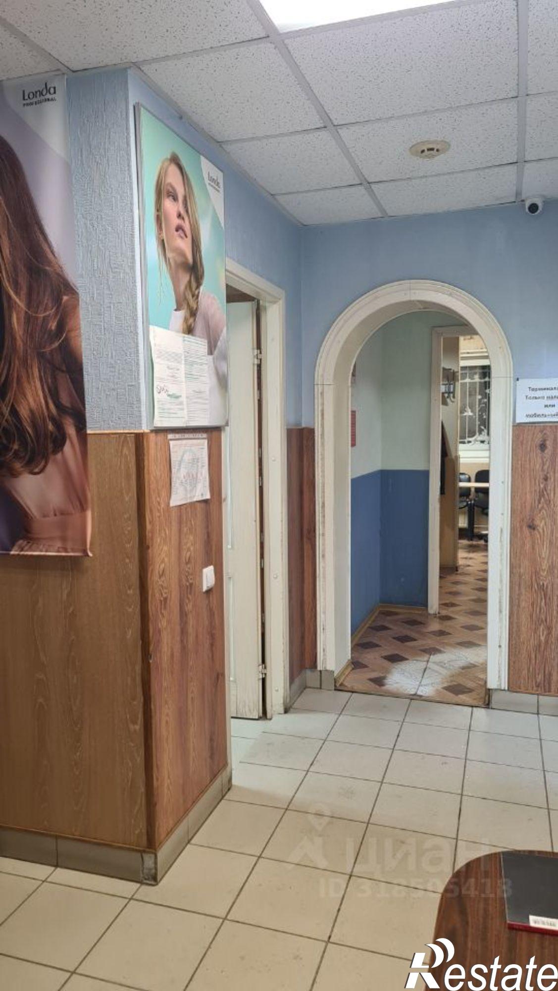 Купить торговое помещение за 12 131 700 рублей на пр-кт Кирова, 28