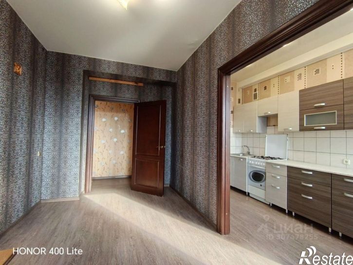 3-комн квартира ул Шмидта, 33/2,  д. 33/2