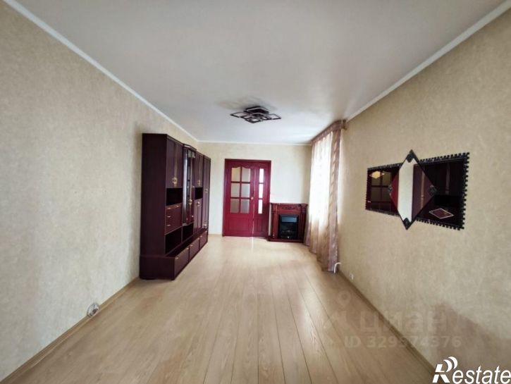 3-комн квартира улица Маклакова, 37,  д. 37