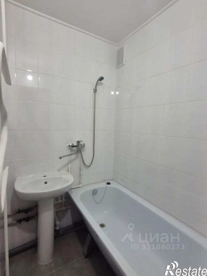 2-комн квартира пр-кт Героев-североморцев, 76 2,  д. 76 2,  к. 2