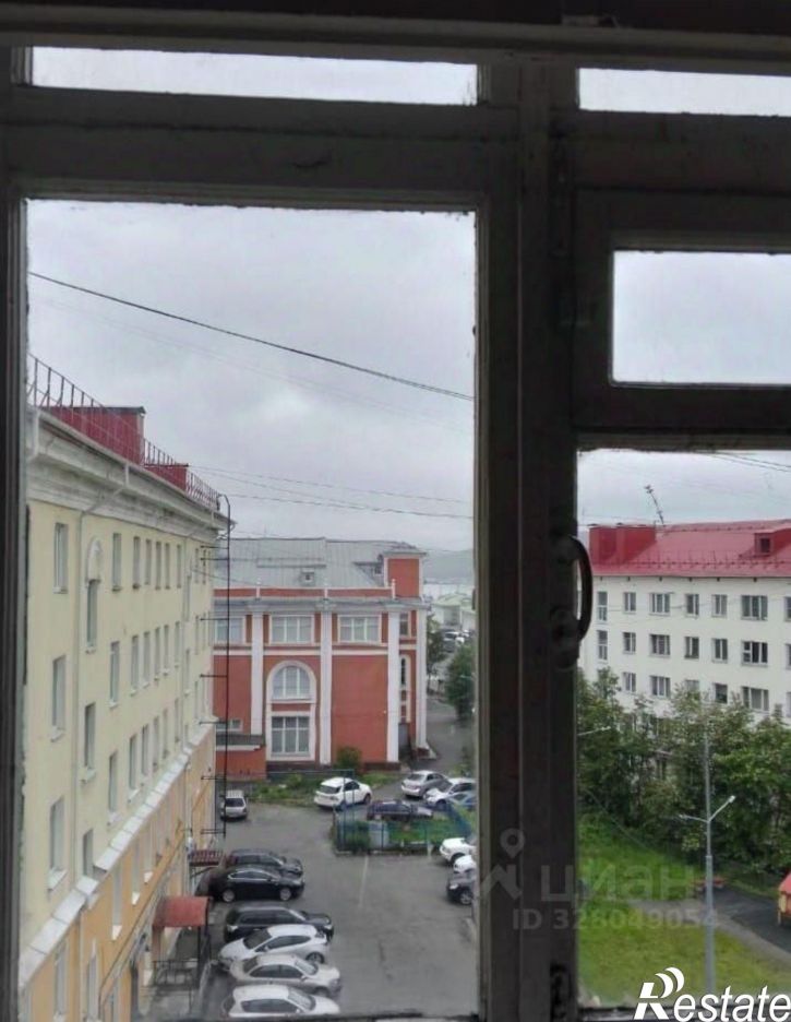 3-комн квартира ул Профсоюзов, 1,  д. 1