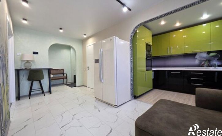 4-комн квартира улица Адмирала Флота Лобова, 11 к5,  д. 11 к5
