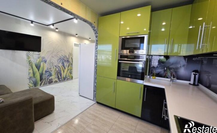 4-комн квартира улица Адмирала Флота Лобова, 11 к5,  д. 11 к5