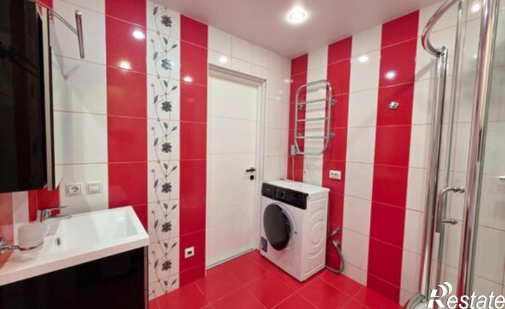 4-комн квартира улица Адмирала Флота Лобова, 11 к5,  д. 11 к5