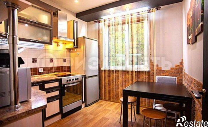 3-комн квартира Кильдинская улица, 21,  д. 21