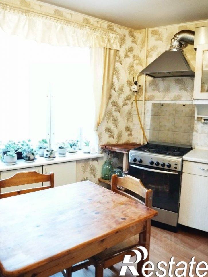 4-комн квартира улица Александрова, 30 к2,  д. 30 к2