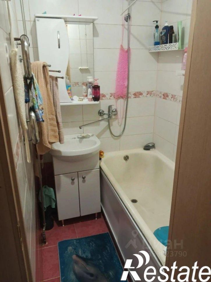 3-комн квартира улица Александрова, 38,  д. 38