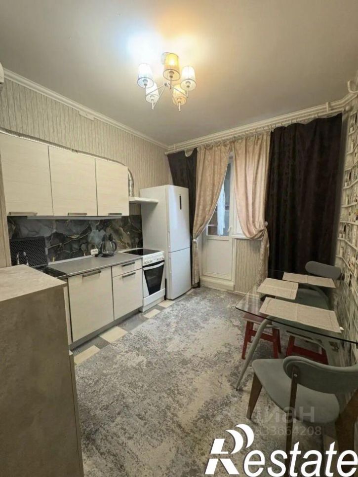 2-комн квартира улица Старостина, 93,  д. 93