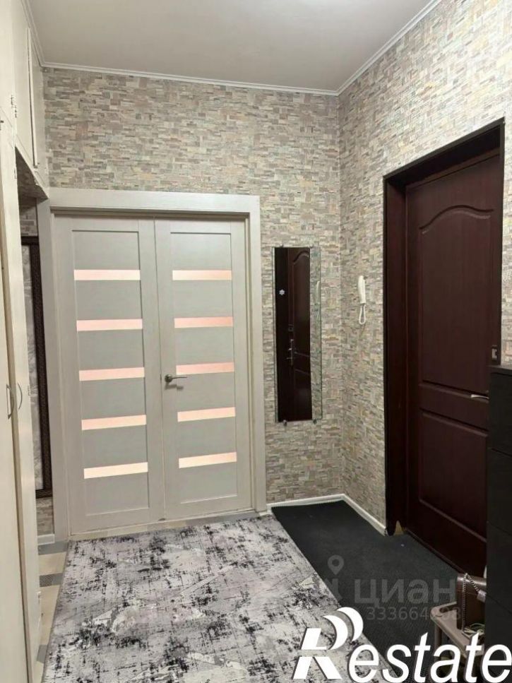 2-комн квартира улица Старостина, 93,  д. 93