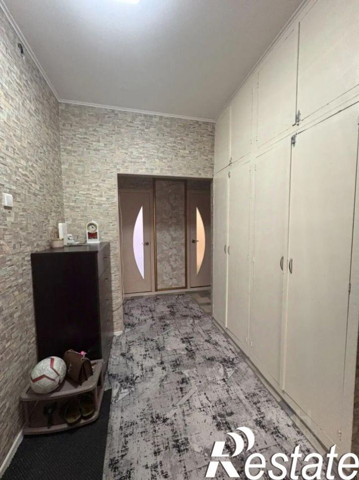 2-комн квартира улица Старостина, 93,  д. 93
