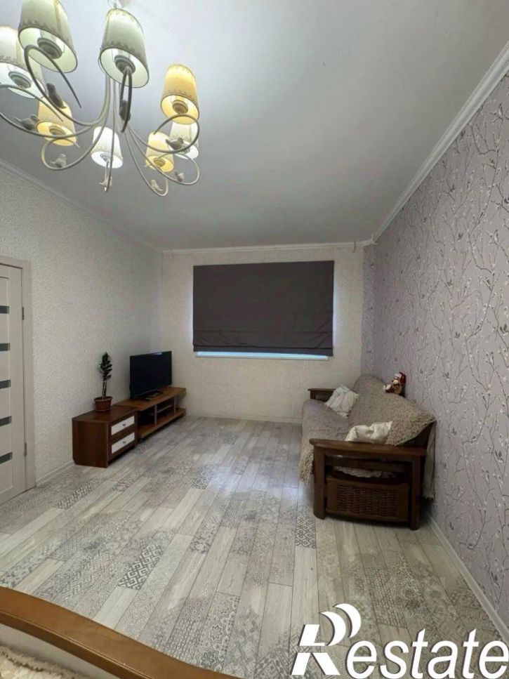 2-комн квартира улица Старостина, 93,  д. 93