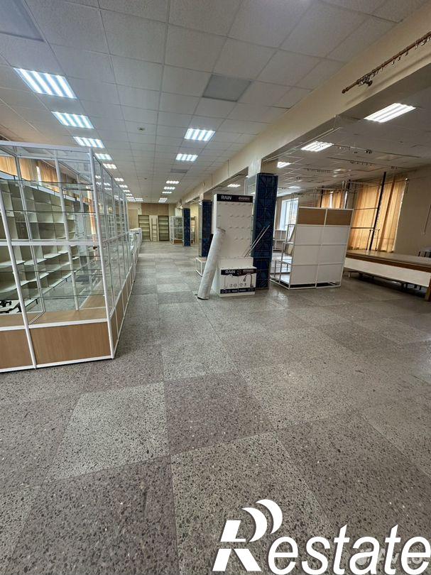 Купить торговое помещение за 12 800 000 рублей на проспект Кирова, 32