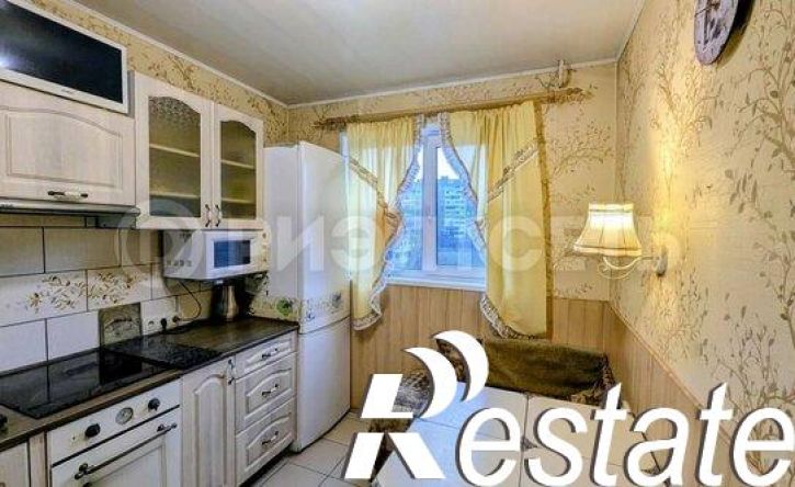 3-комн квартира улица Старостина, 3,  д. 3
